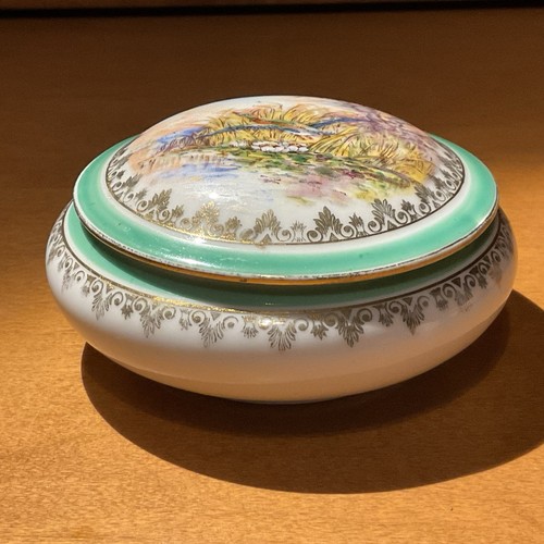 Au Gant Rouge- Beyrouth Limoges Covered Trinket Bowl with Flying Duck Over Pond - Afbeelding 3 van 9
