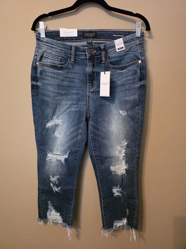 Judy Blue Capri Jeans New With Tags 9/29 JB82268MD Distress 5 Pocket