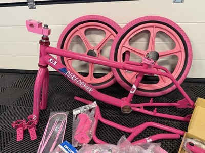 GT Performer BMX Frame Oldschool Pegs Pink Midschool 90er In Hot Pink Oldschool