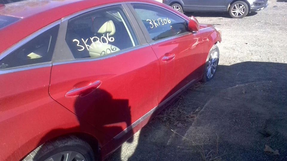 Guardabarros delantero derecho usado se adapta a: Hyundai Azera 2013 delantero derecho grado A Foto 2 de 4