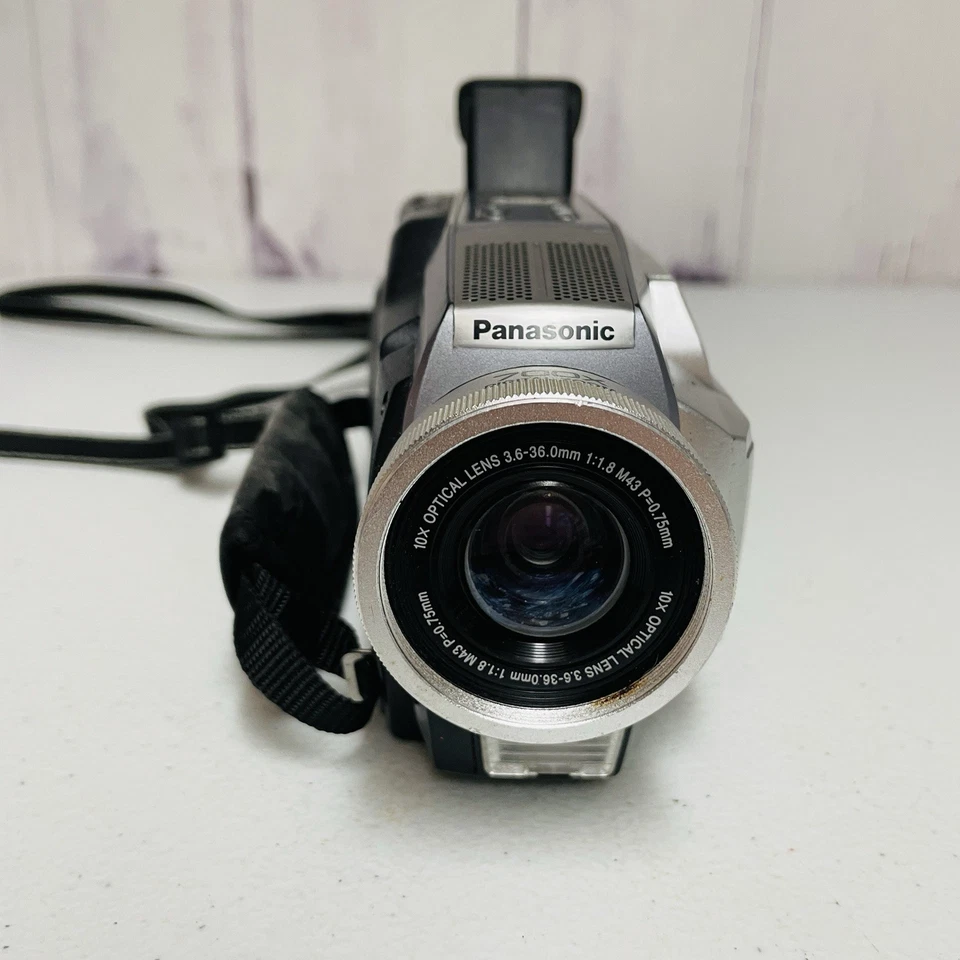 Panasonic PV-DV520 Silver 700X Digital Zoom Handheld Mini DV Palmcorder - Image 3 of 4