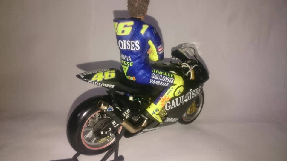 Pma Minichamps 1/12 Yamaha Yzr-m1 2004 Motogp Pre-season Test 46 V. Rossi - Image 3 of 4