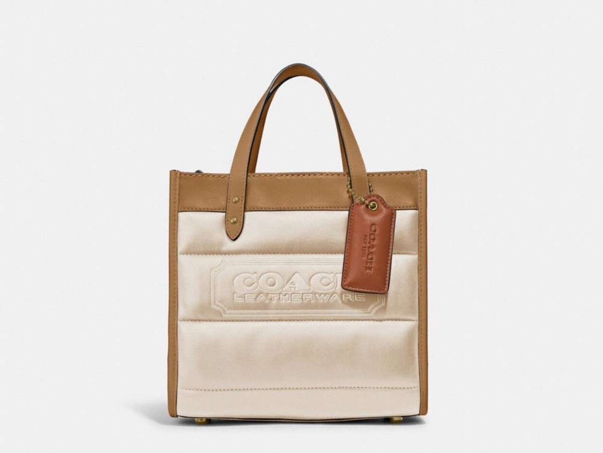 Coach ◆ C6852 Field Tote 22 Colorblock Quilting Coach Badge Buy Coach C6852 Field Tote 22 Quilted Color-Block Coach
