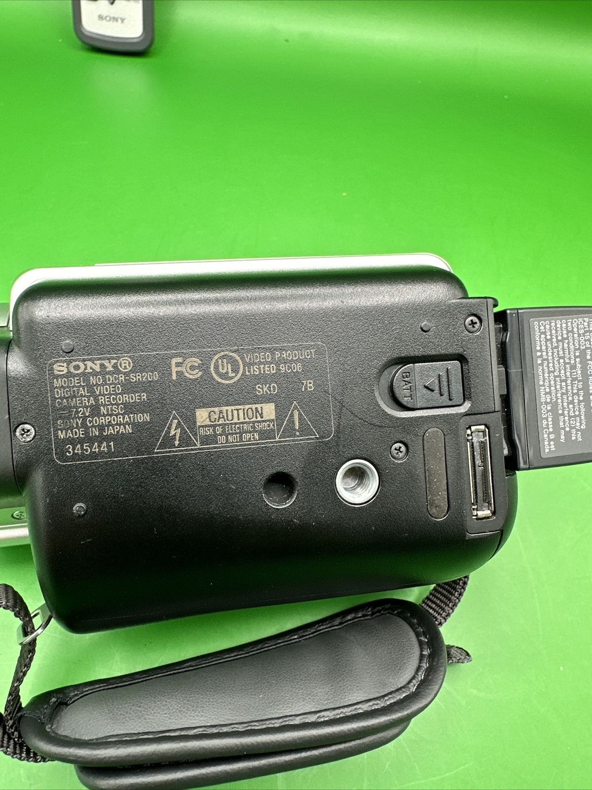 Sony Handycam DCR-SR200 HDD Hybrid Camcorder w/ Accessories Case  Bundle