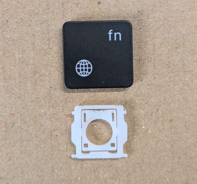 AppleCare2028/11まで　MacBookAirM4USキー　おまけ付 Genuine Replacement Key & Clip Macbook AIR 2020-26, M1 M2 M3 M4 M5