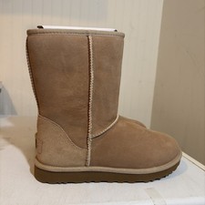 UGG Classic Short II Boots Women  s Size 8 Sand Suede