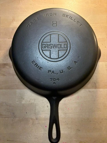 GRISWOLD No. 8 Large Block Logo Cast Iron Skillet 704 A Sits Flat