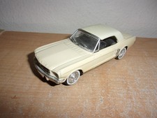 Solido 1964 1/2 Ford Mustang Convertible White 1:43