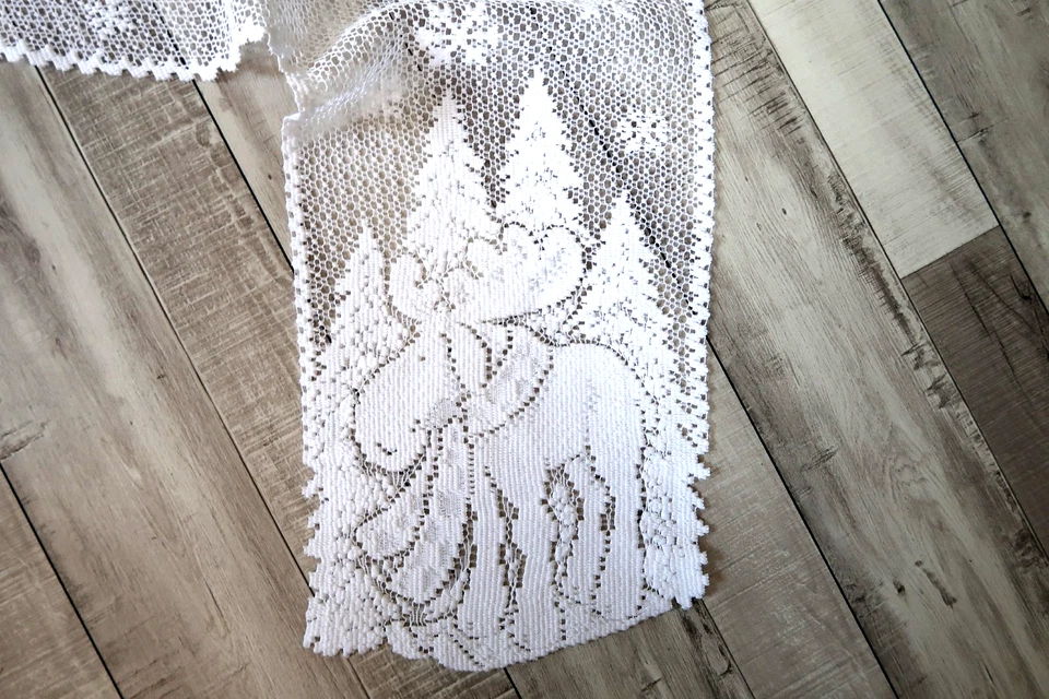 Heritage Lace Christmas Moose Mantle Scarf with Woodsy Nature Friends - Image 4 of 4