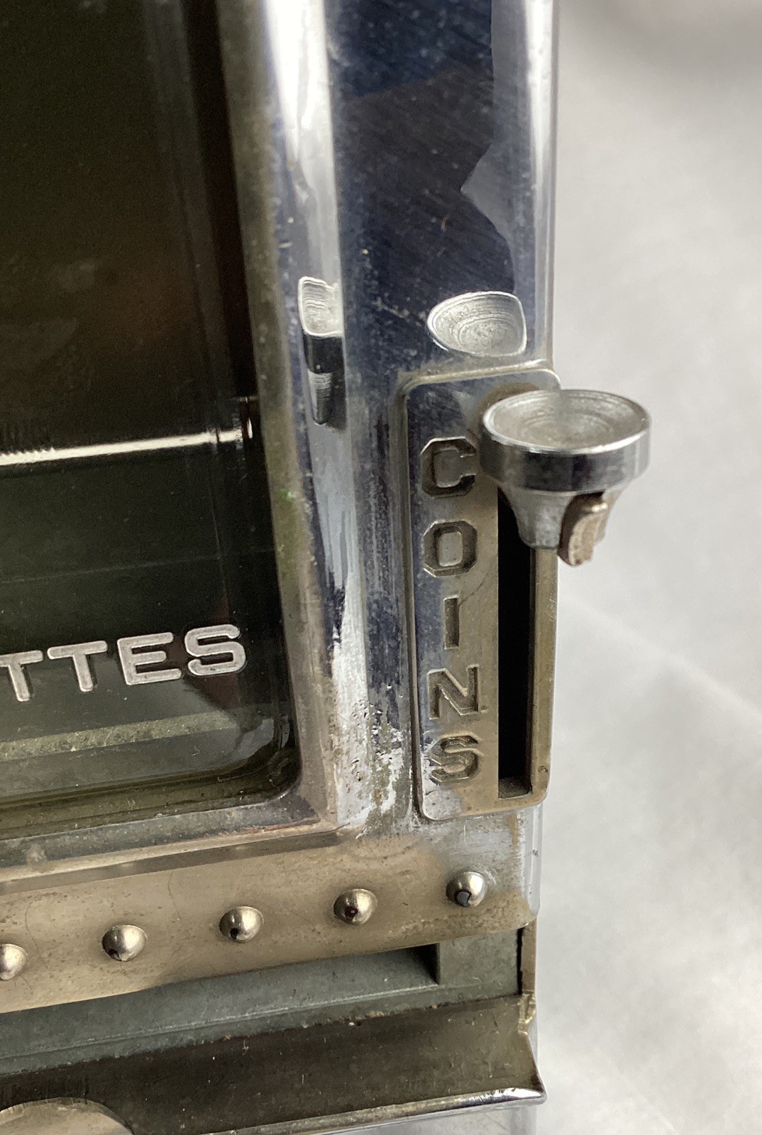 Napco Inc Cigarette Dispenser Machine Chrome Metal Case Bank