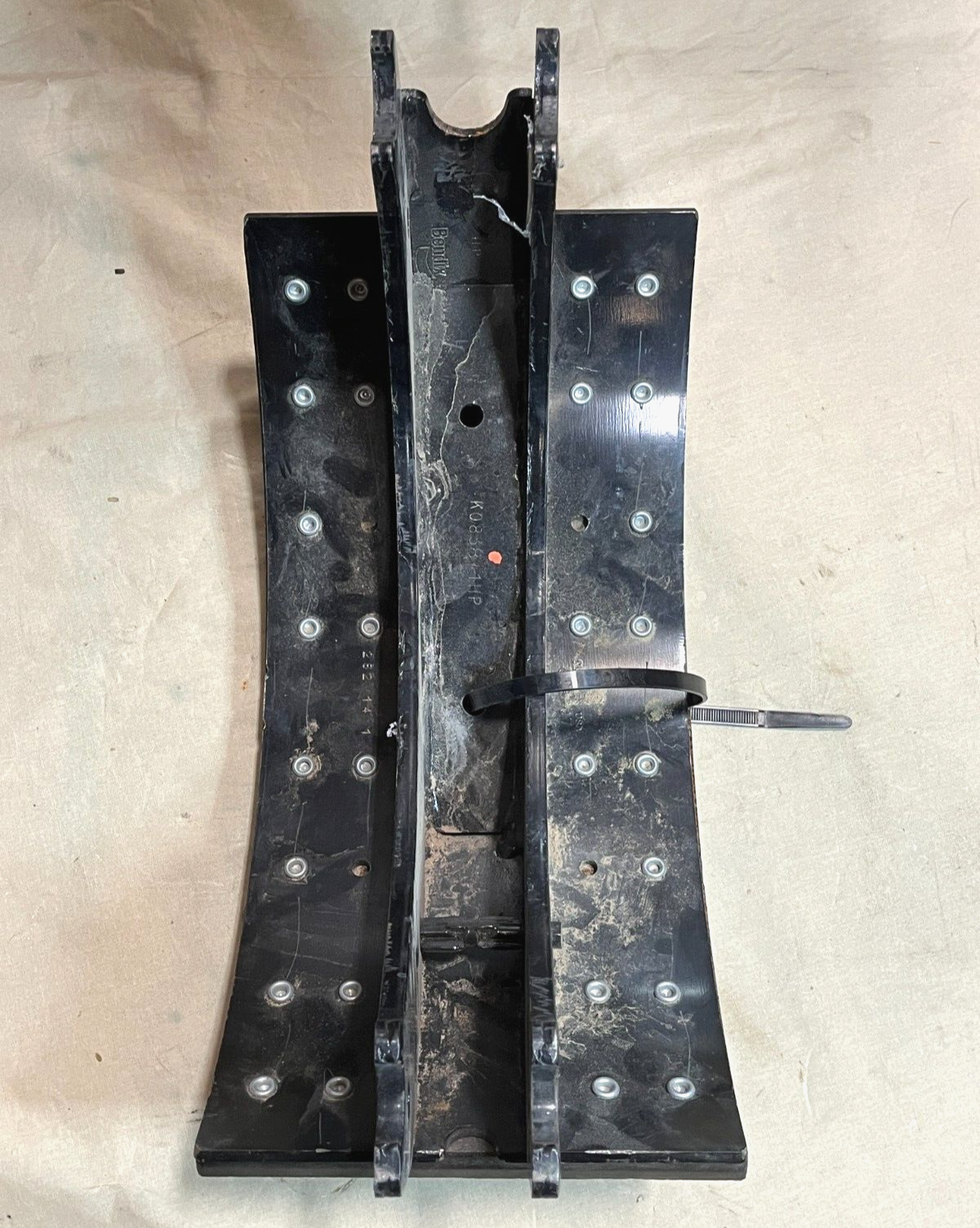 1ea MRAP Brake Shoe Bendix 974111n Dana 974111 Oshkosh 3113352