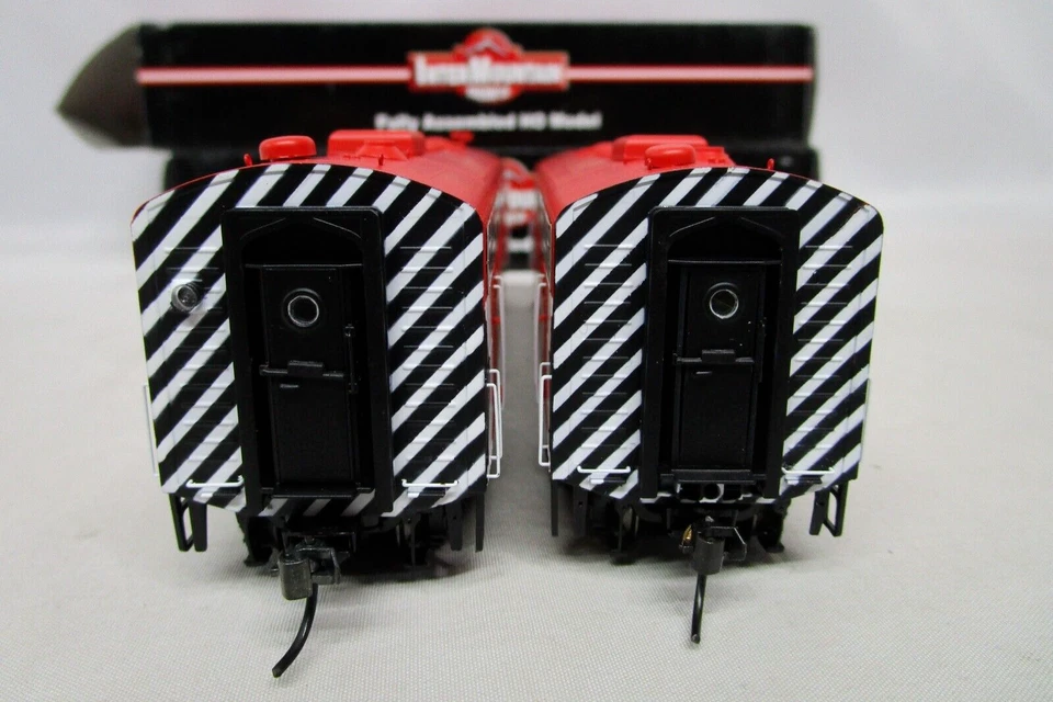 Intermountain HO Scale CP Rail EMD F9 AB Diesel Locomotive Set - Image 4 of 4