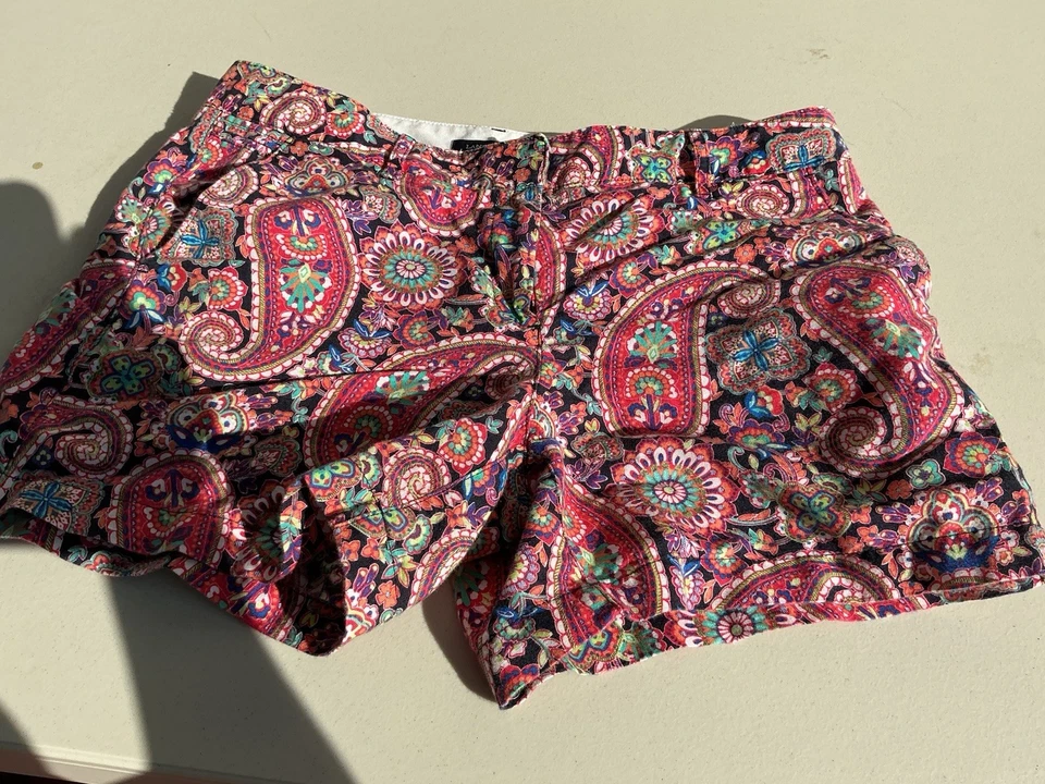 Lands End Shorts Womens 10 Floral Chino Low Rise Baumwolle Blend Floral  - Image 3 of 4