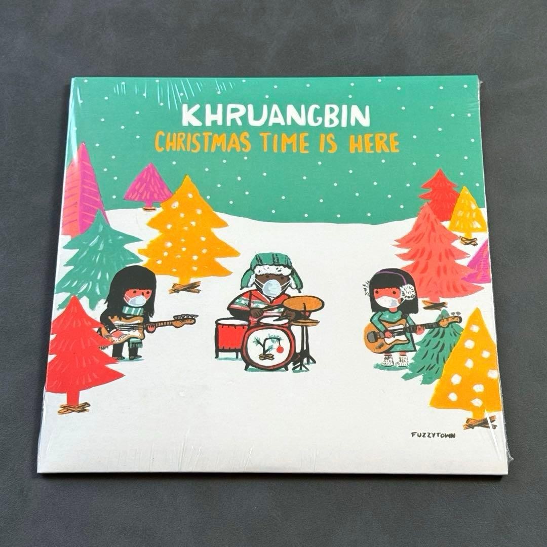 Khruangbin Christmas Time Is Here 7