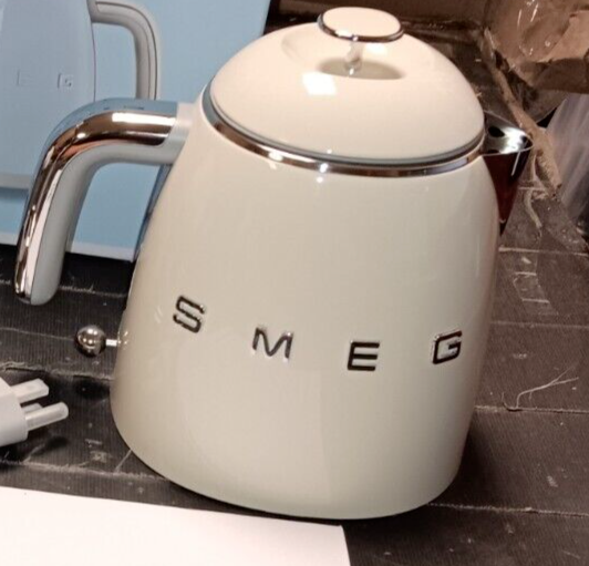 Alhudapk Com Smeg White Kettle And Toaster Smeg Klf04 Retro Style