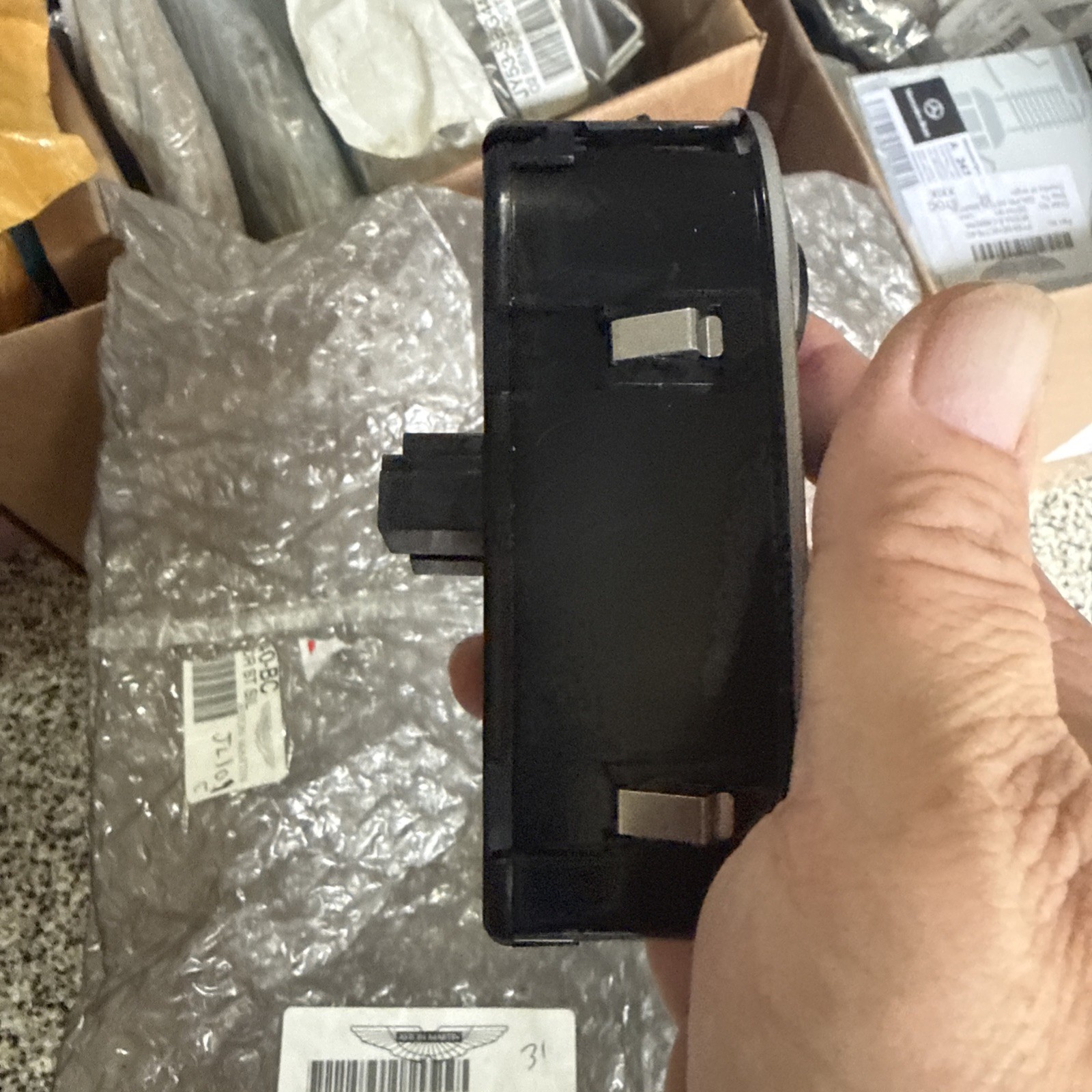 For ASTON MARTIN DB11/Vantage4.0/DBS Front Left Door Window Switch HY53-14540-BC