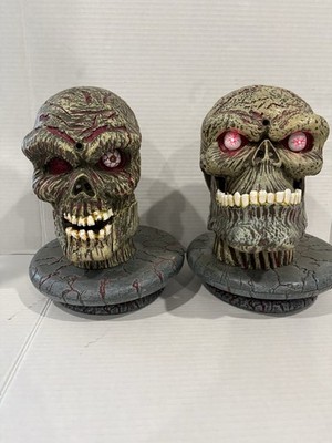 THE ROTTEN HEADS Animated Interactive Talking Halloween Working Spencer Gifts