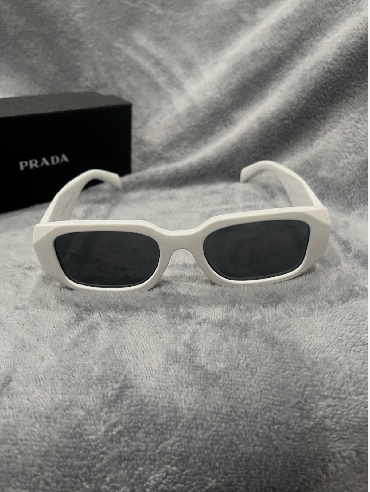 White Rectangular Sunglasses with Hard Case – Uni… - image 6