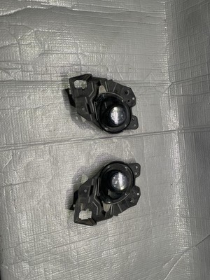 2017 2018 Mazda 3 Right RH And  Left LH Fog Light W/ Bracket OEM BANE-51684