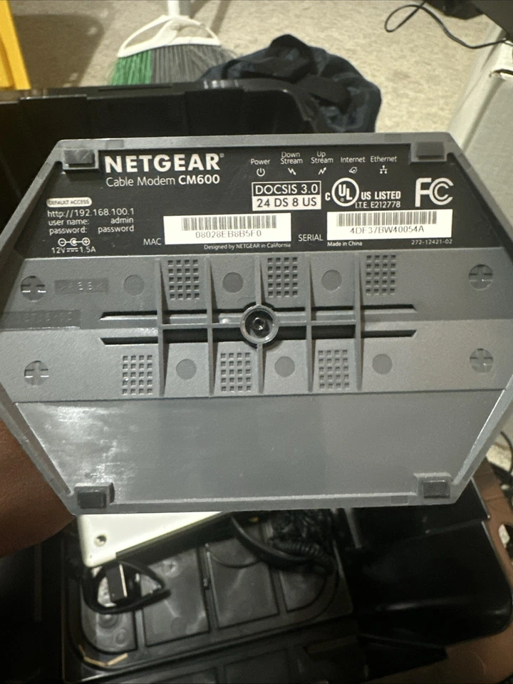 NETGEAR CM600 High Speed 960Mbps DOCSIS 3.0 Cable Modem with AC Power Adapter - Image 3 of 4