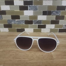 White Aviator Sunglasses Brown Gradient Lenses Gold Tone Accents Unbranded
