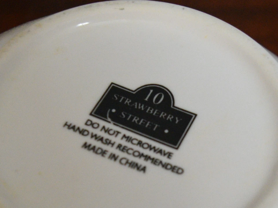 10 Strawberry Street Oval Porcelain Serving Bowl, Cut Out Handles and Gold Tone  - Image 4 of 4