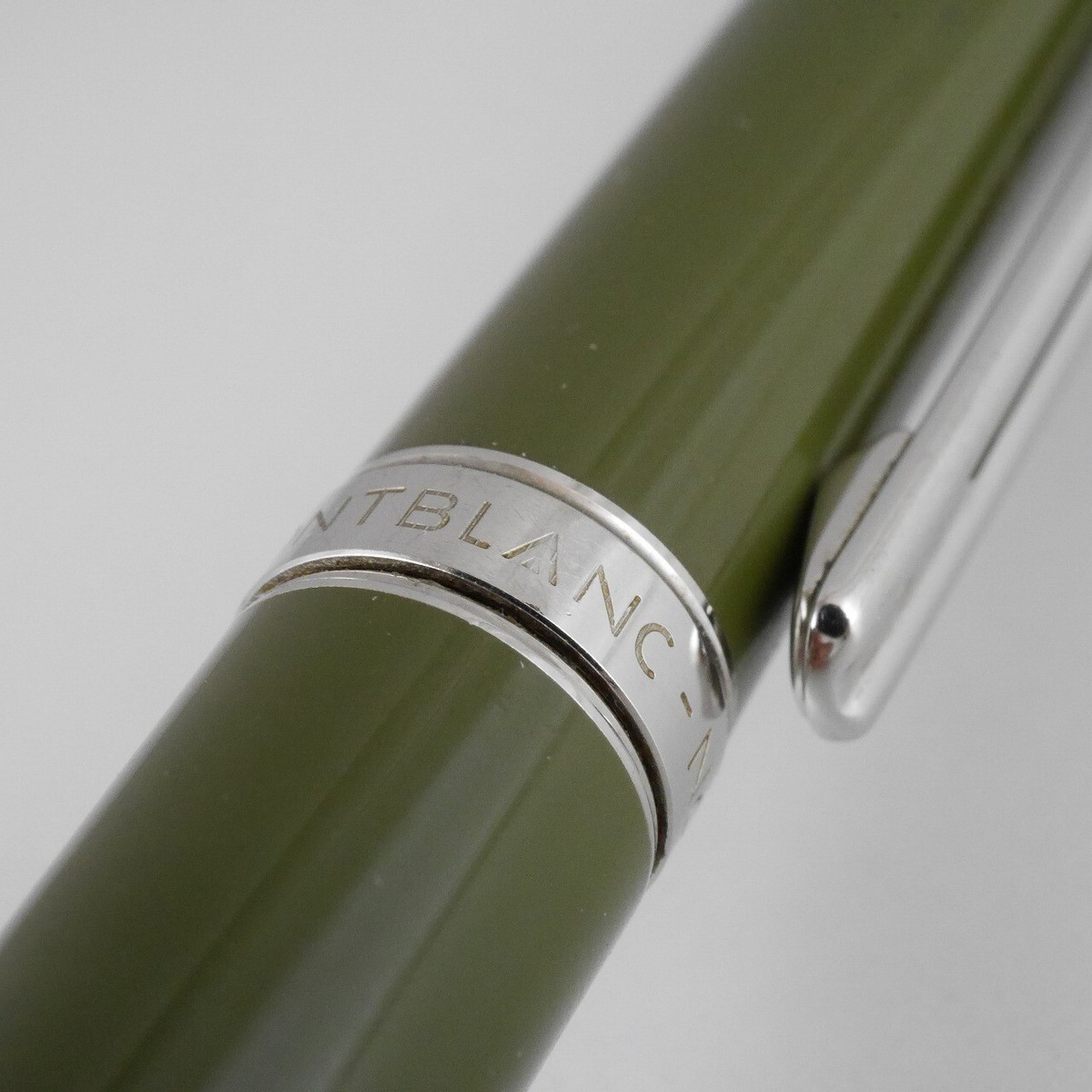 montblanc noblesse oblige green 14k 585