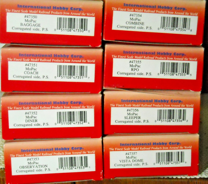 8 IHC Missouri Pacific  Railcars HO Scale  corrugated sides Pullman Standard NIB