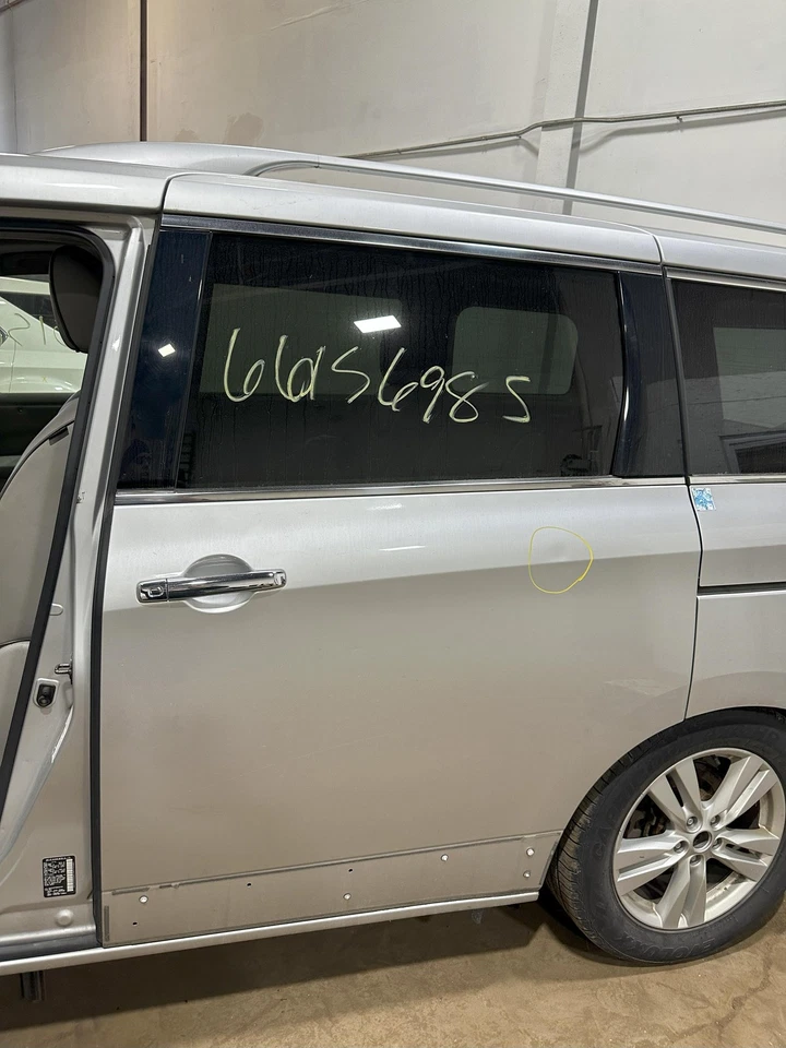 Used Rear Left Door Assembly Rear Side fits: 2011 Nissan Quest w/side sill spoil Foto 2 de 4