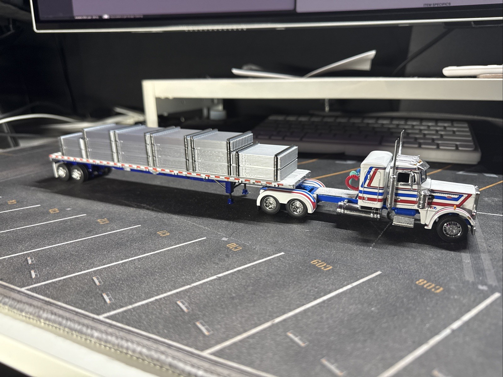 1/64 DCP Metal Sheet Load for Flatbed Trailer