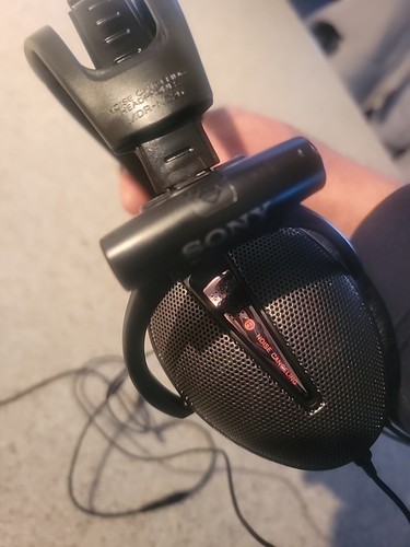 Vintage Sony Walkman Sports FM/AM WM-FS493 W/ Sony NC20 HEADSETS WORKS READ - Picture 6 of 13