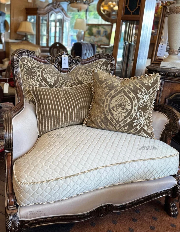 AICO by Michael Amini Chateau Beauvais 3PC living room set - Image 2 of 4