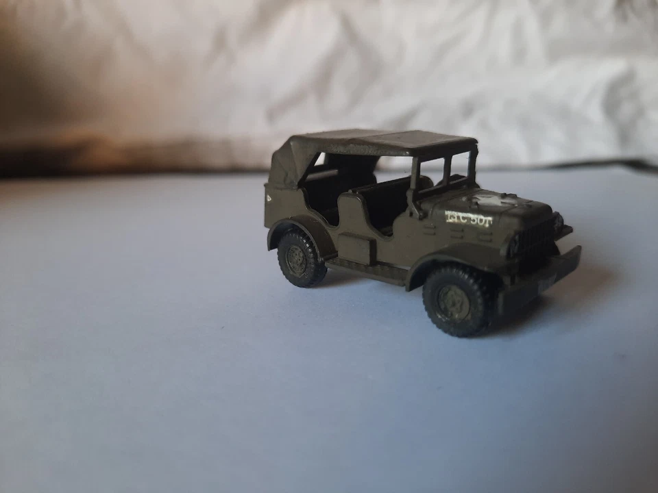 Roco minitanks 1 pz Dodge ww2 ,cold war verniciato green NATO scala 1/87 - Immagine 2 di 4