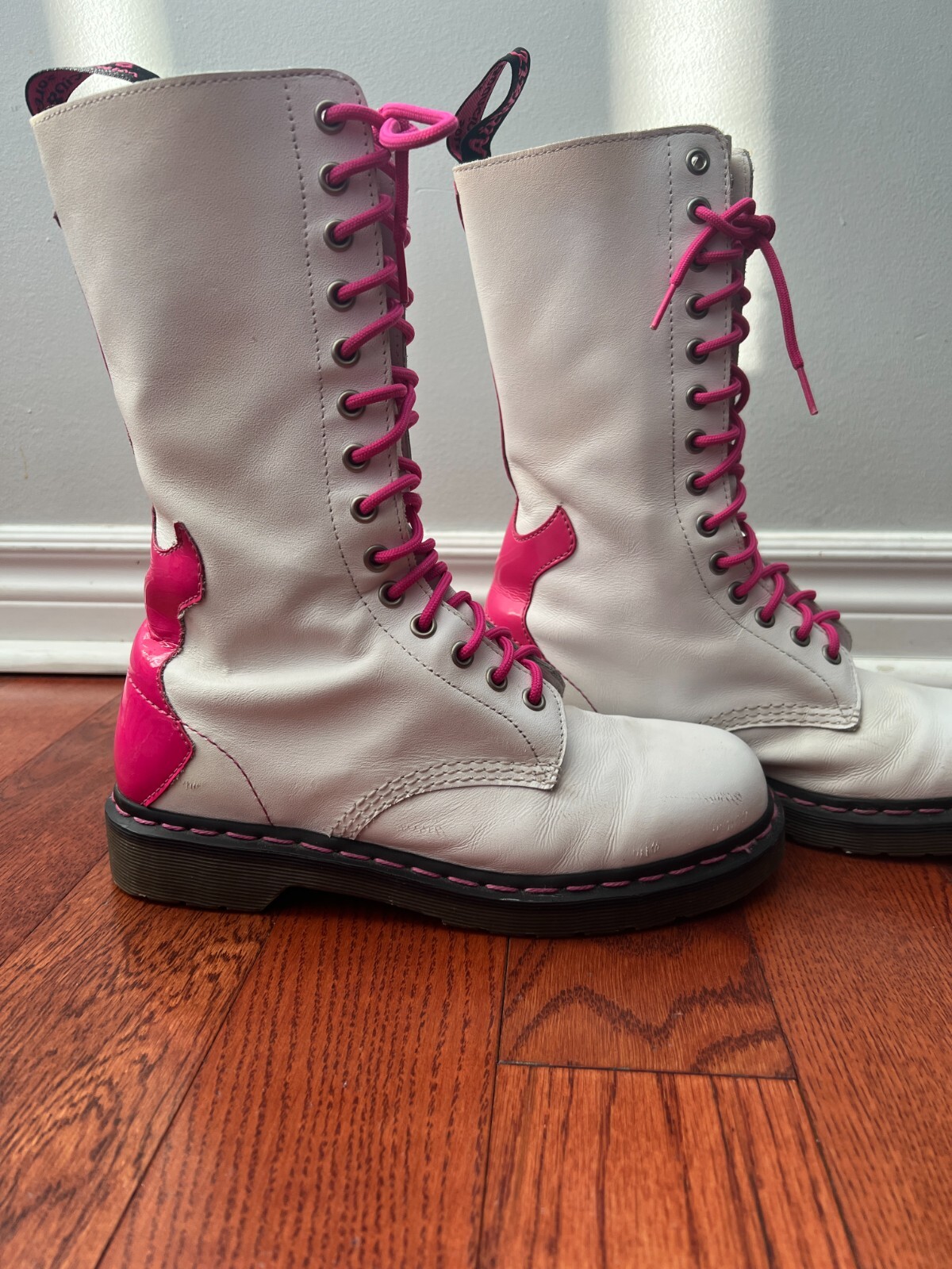 RARE Dr. Martens Guitar Rocker 14 Eye White Pink Rock Boots US Sz 9 image 2