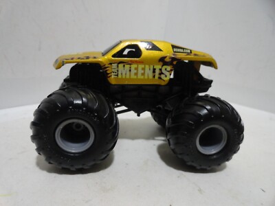 Monster Jam MAX-D MAXIMUM DESTRUCTION Team MEENTS truck with FLOTATION TIRES!!!