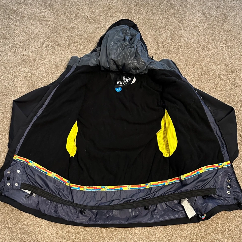 Volcom Thermonite Women's Jacket Size Small Black Hooded Lined Vented Outdoor - Image 2 of 4