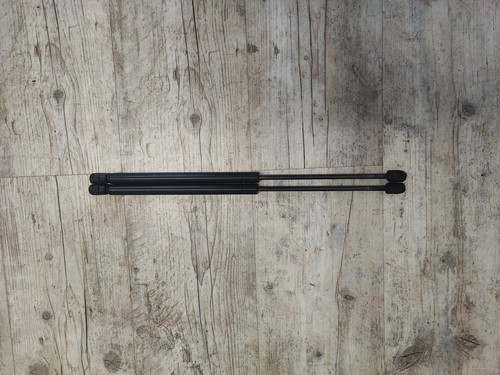 VW Golf III Limo SET 2x Heckklappendämpfer 1H6827550A