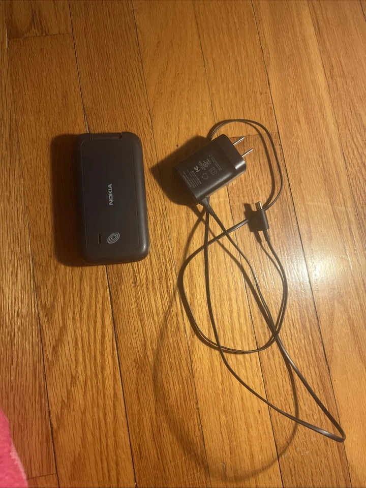 Teléfono Nokia N139DL abatible con cargador USB C  Foto 3 de 4