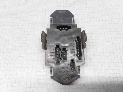 VW PASSAT B7 ALLTRACK 365 Rücklichtkontakte 3A9945257 1.90 Diesel 1995 32515683