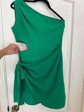 🔥Green, 1 Shoulder, Cut Out Mini Dress L. Melody Style Tie Waist. NWT￼