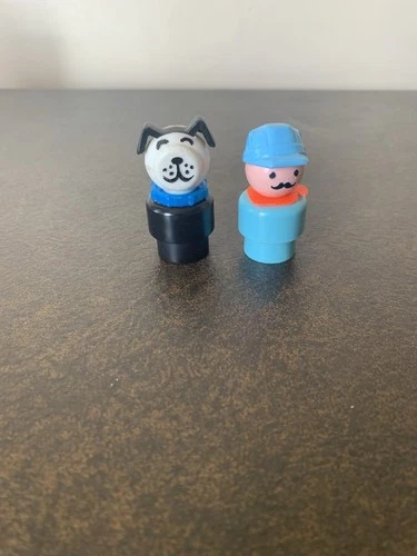 VINTAGE FISHER PRICE LITTLE PEOPLE DOG AND TRAIN CONDUCTOR