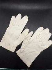 Vintage womens white formal cloth gloves prom wrist detail 1960s Sz7.5 Hong Kong