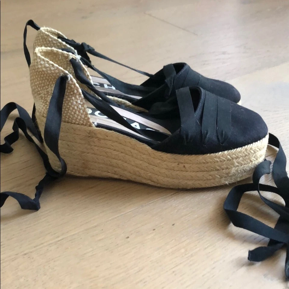 Cuñas plataforma Rochas negras Foto 3 de 4