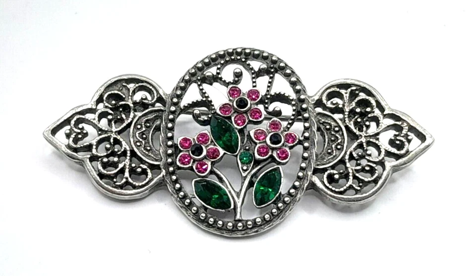 Broche prendedor victoriano de 2" con diamantes de imitación y esmalte 1928 tono plata oscuro y flores rosas Foto 3 de 4