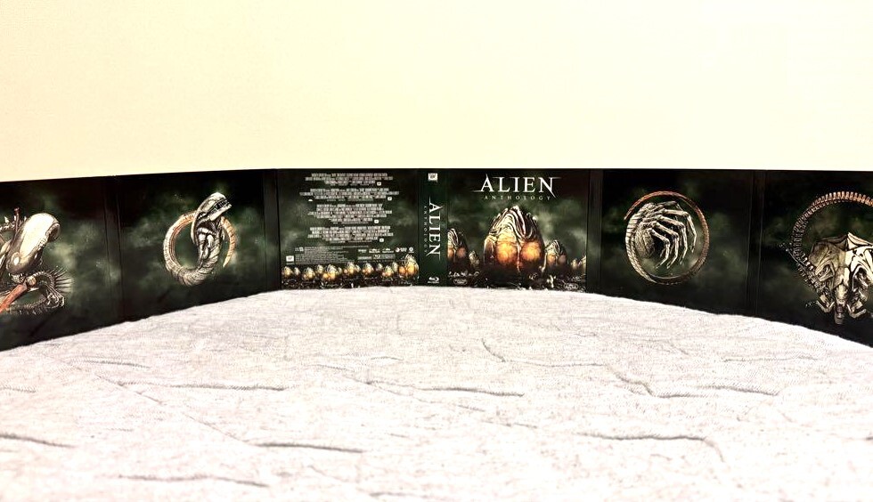 Alien Anthology Blu-ray Collector's Box Sideshow Figure