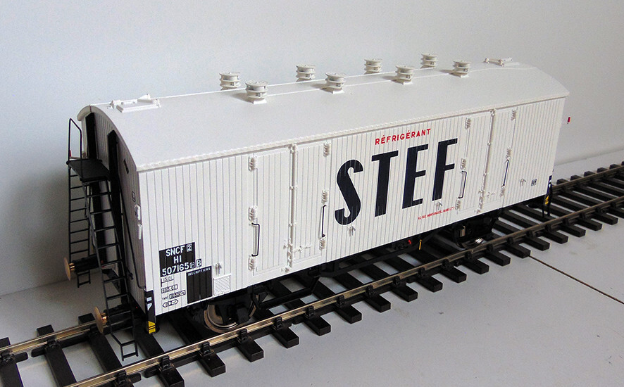 JOUEF WAGON COUVERT REFRIGERANT A ESSIEUX STEF SNCF BOITE CRISTAL 6