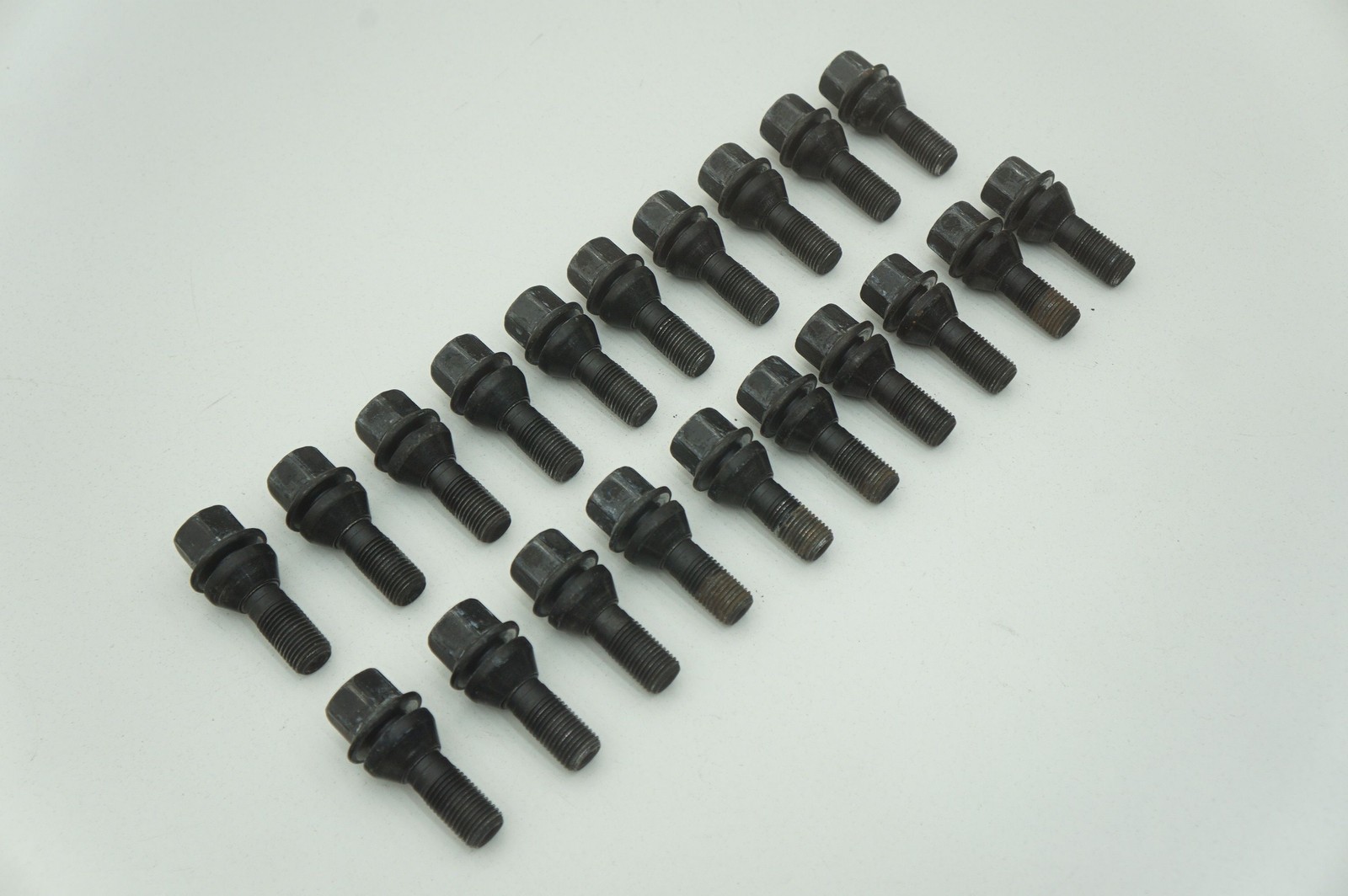 Set 20 Center Wheel Rim Lug Nut Bolt Stud Lugnut OEM Rolls Royce Phantom Vii 06