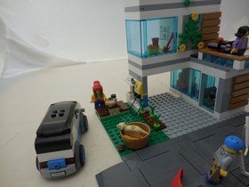 Lego City 60291 Family House & 60150 City Pizza Van both for 1 price