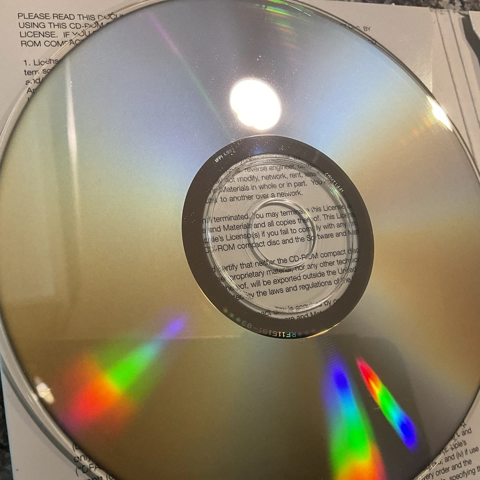 The Apple Sales and Marketing Resource Library Internal Edition Nov. 1998 - Image 4 of 4