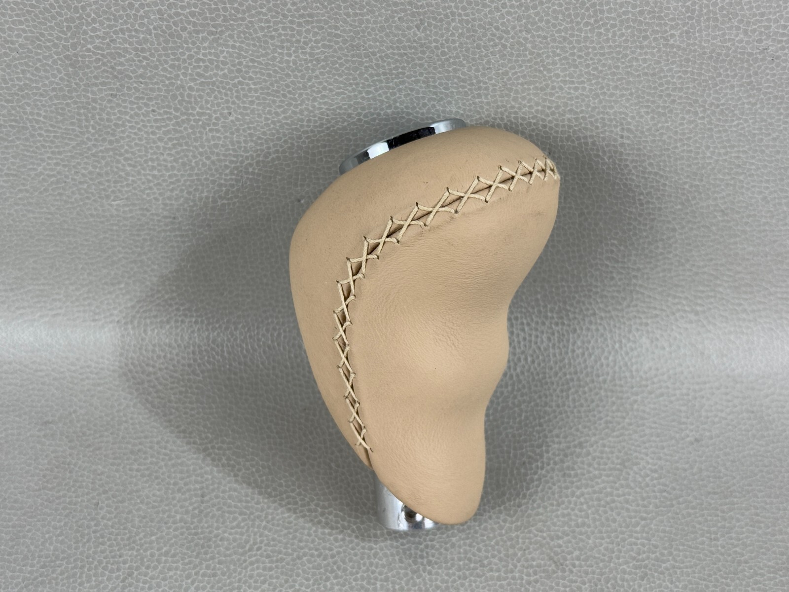 NICE! BENTLEY GENUINE GEARKNOB MOULDING ASSY OEM # PL 26737 PC